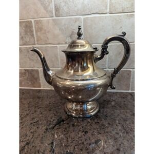 Reed and Barton Victorian Winthrop Tea Pot with Hinged Lid 9‎ Inches Tall
